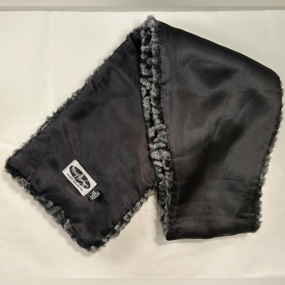 BEN BERGER Luxury Collection Soft Snuggly Faux Fur Gray Black Print Scarf Stole - Picture 9 of 12